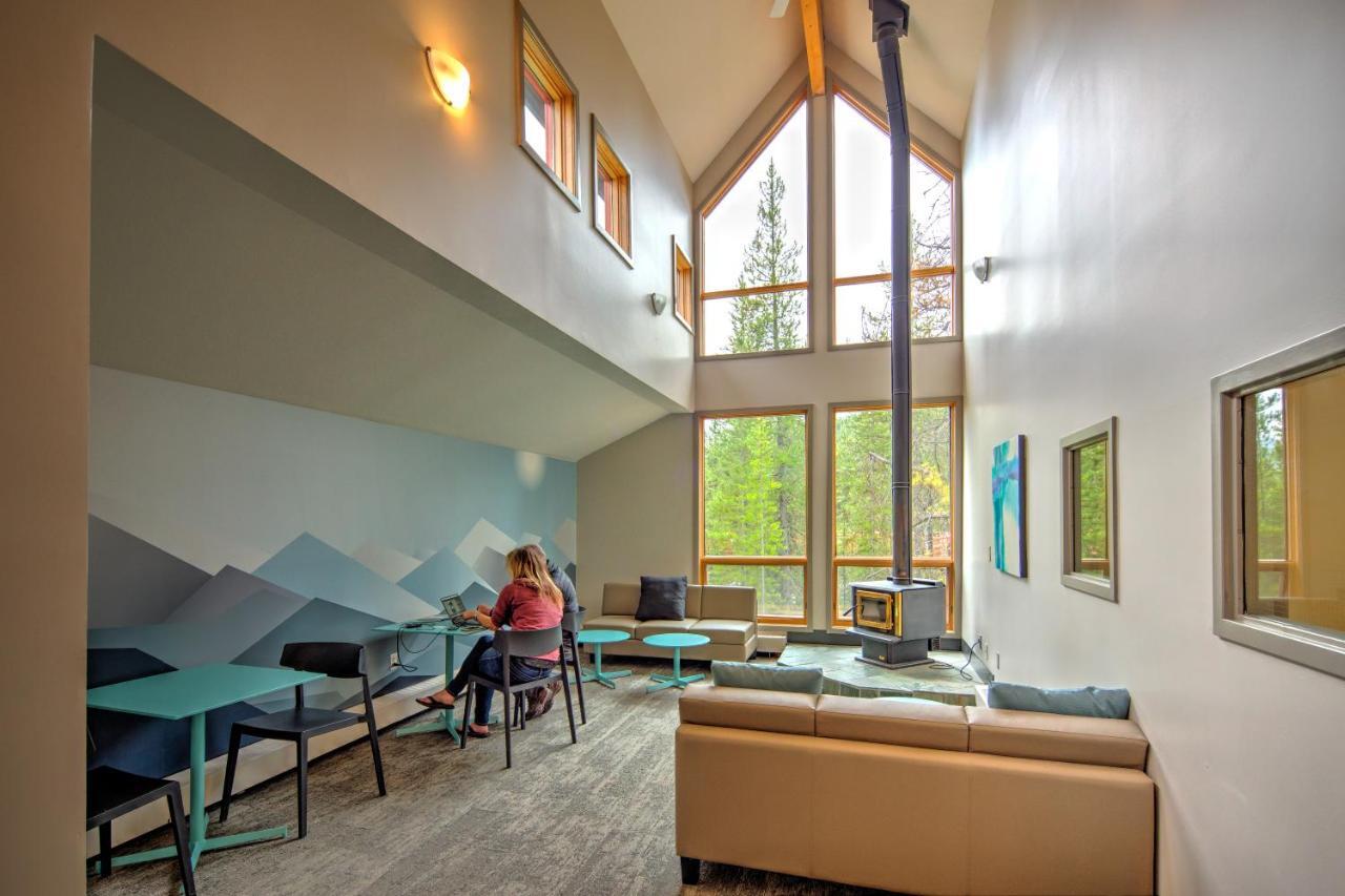 Hostel Hi Louise Alpine Centre -